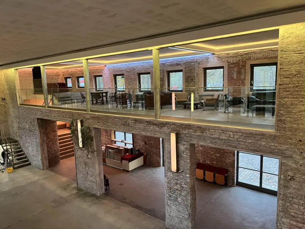 Galerie mit Bar Startseite